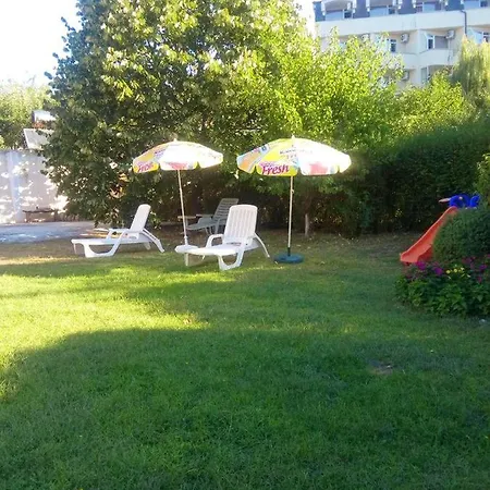 4 Bedrooms House At 450 M Away From The Beach With Enclosed Garden And Wifi *