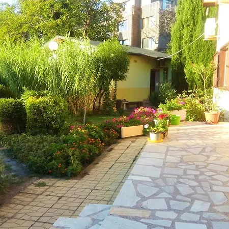 Ferienhaus 4 Bedrooms House At 450 M Away From The Beach With Enclosed Garden And Wifi *