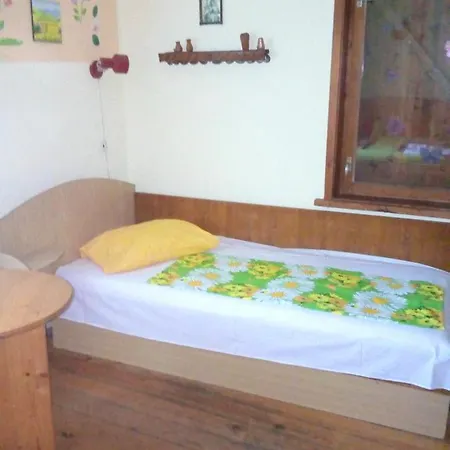 4 Bedrooms House At 450 M Away From The Beach With Enclosed Garden And Wifi *