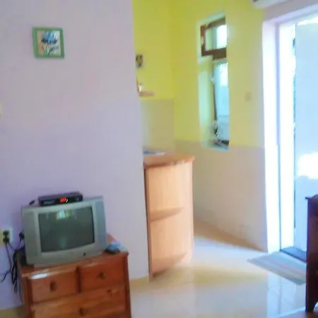 4 Bedrooms House At 450 M Away From The Beach With Enclosed Garden And Wifi Holiday home