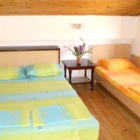 Holiday home 4 Bedrooms House At 450 M Away From The Beach With Enclosed Garden And Wifi *